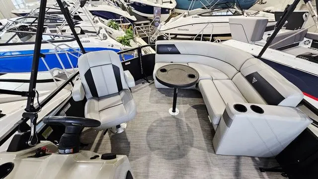 Slide: The Image of Viaggio By Misty Harbor Del Mar C Del16C 2022 - 5