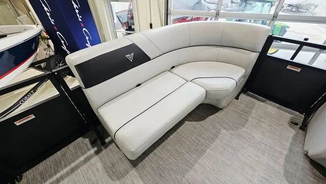 Slide: The Image of Viaggio By Misty Harbor Del Mar C Del16C 2022 - 8