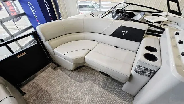 Slide: The Image of Viaggio By Misty Harbor Del Mar C Del16C 2022 - 9