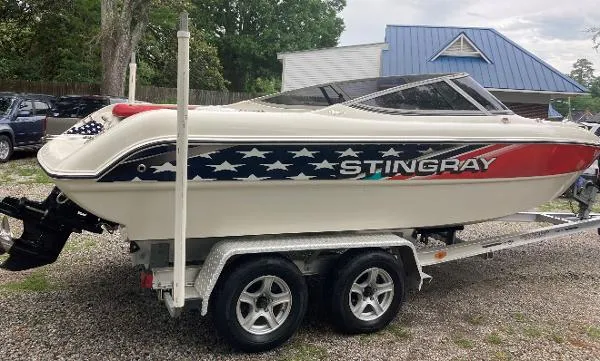 Slide: The Image of Stingray 220 LX 2006 - 4