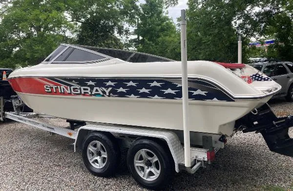 Slide: The Image of Stingray 220 LX 2006 - 5