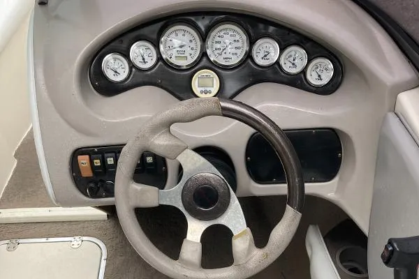 Slide: The Image of Stingray 220 LX 2006 - 9