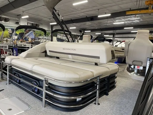 Slide: The Image of Bennington M Swingback 22 MSB 2026 - 11