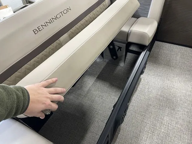 Slide: The Image of Bennington M Swingback 22 MSB 2026 - 18