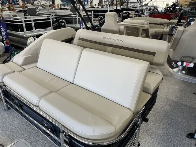 Slide: The Image of Bennington M Swingback 22 MSB 2026 - 20