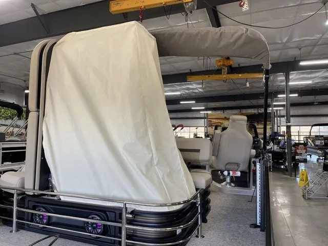 Slide: The Image of Bennington M Swingback 22 MSB 2026 - 23