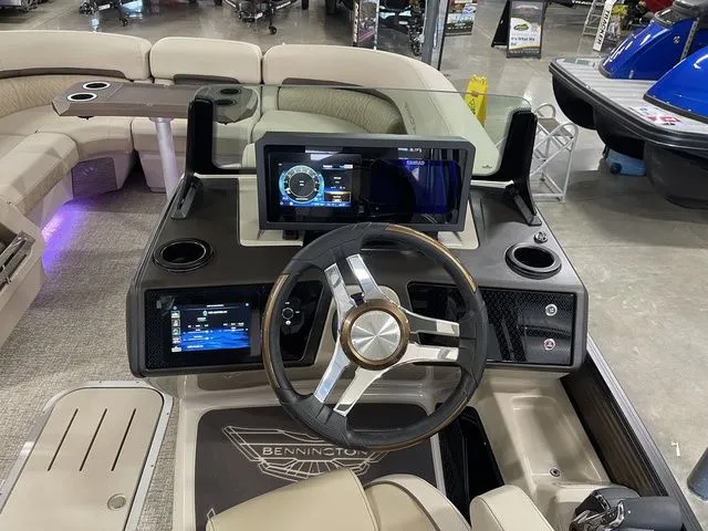 Slide: The Image of Bennington M Swingback 22 MSB 2026 - 27