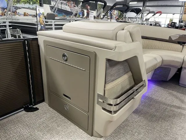 Slide: The Image of Bennington M Swingback 22 MSB 2026 - 34