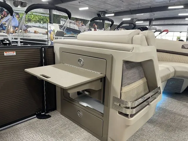 Slide: The Image of Bennington M Swingback 22 MSB 2026 - 36