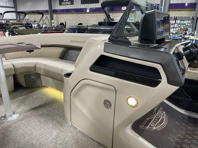 Slide: The Image of Bennington M Swingback 22 MSB 2026 - 38