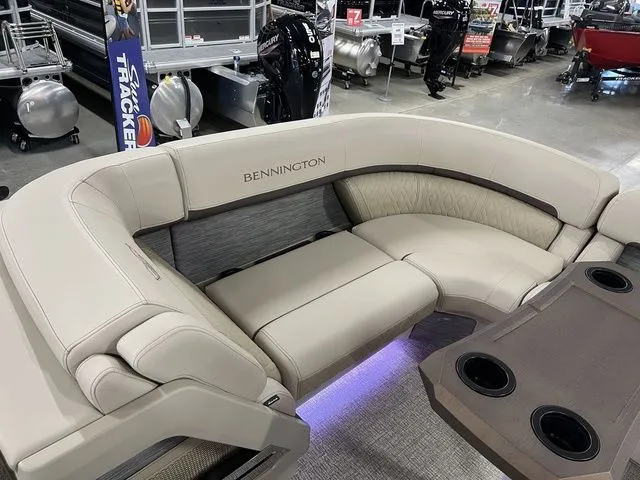 Slide: The Image of Bennington M Swingback 22 MSB 2026 - 41