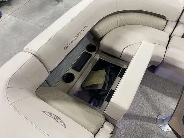 Slide: The Image of Bennington M Swingback 22 MSB 2026 - 42