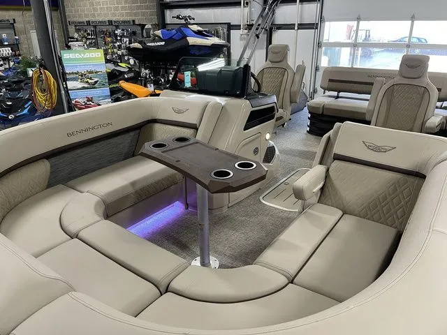 Slide: The Image of Bennington M Swingback 22 MSB 2026 - 51