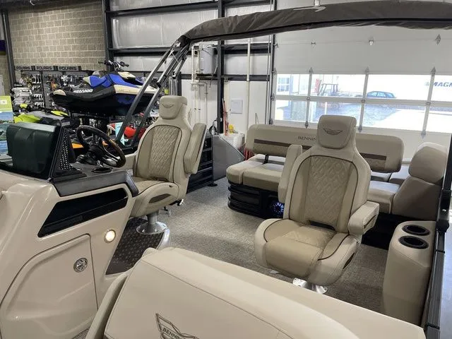 Slide: The Image of Bennington M Swingback 22 MSB 2026 - 52