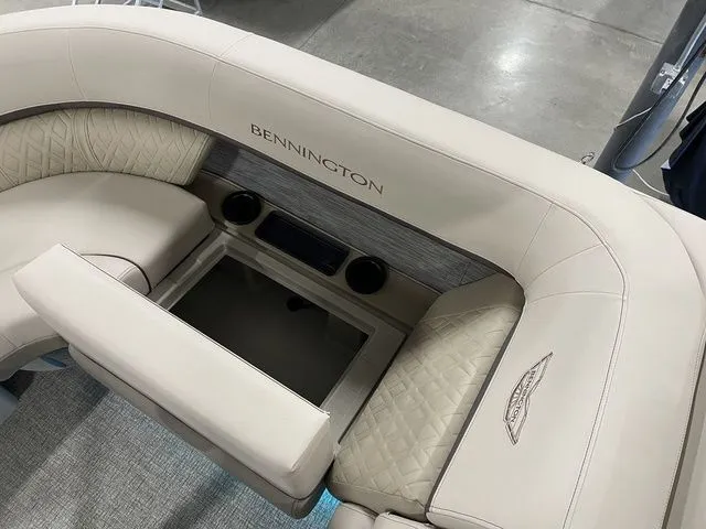 Slide: The Image of Bennington M Swingback 22 MSB 2026 - 53