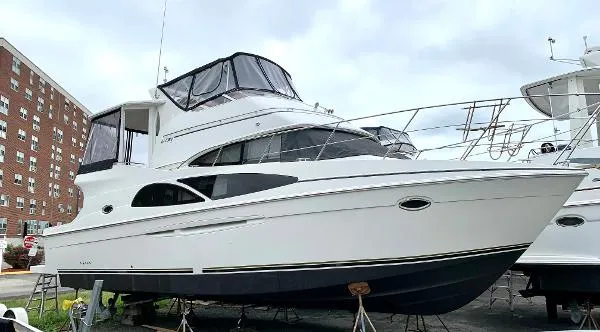 Slide: The Image of Carver Yachts 41 Cockpit Motor Yacht 2005 - 1