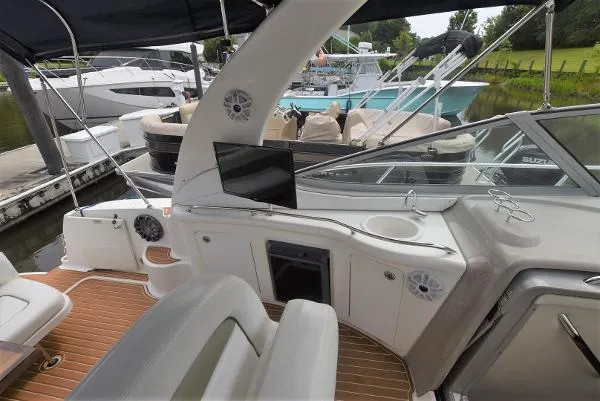 Slide: The Image of Sea Ray 300 Sundancer 2006 - 8