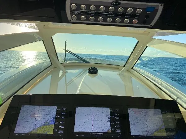 Slide: The Image of Scout 420 LXF 2020 - 8