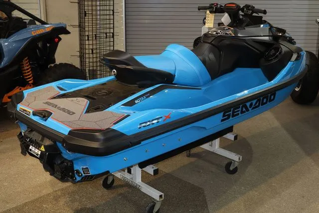 Slide: The Image of Sea-Doo RXT-X 2026 - 6