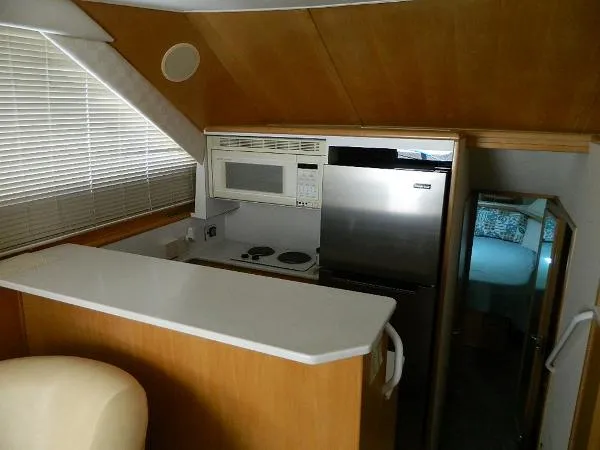 Slide: The Image of Hatteras 39 Convertible 1998 - 4