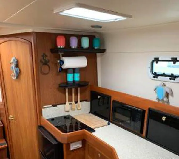 Slide: The Image of Mainship 34 Pilothouse 2002 - 4