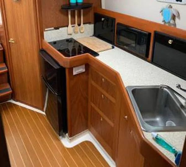 Slide: The Image of Mainship 34 Pilothouse 2002 - 5