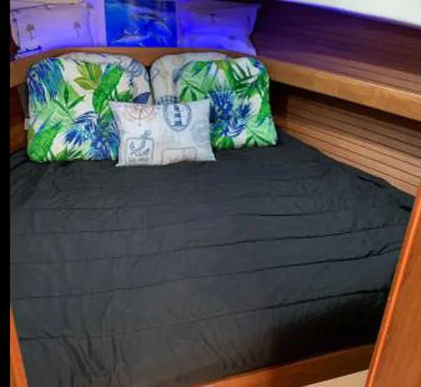 Slide: The Image of Mainship 34 Pilothouse 2002 - 7