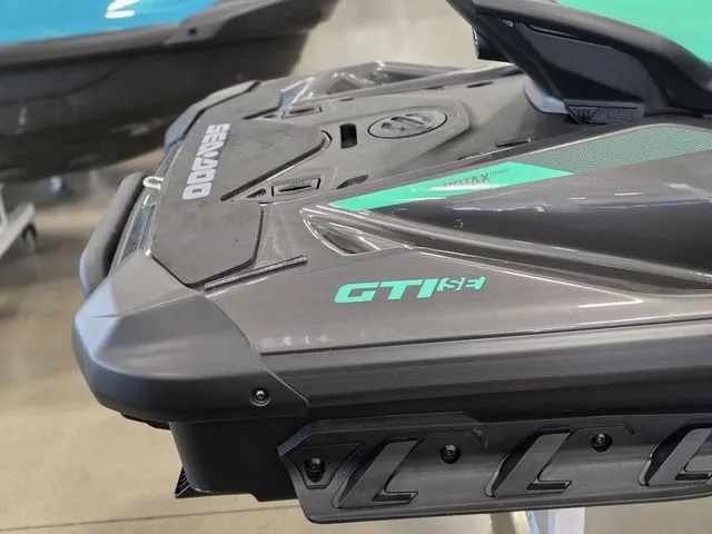 Slide: The Image of Sea-Doo GTI SE 170 2026 - 10