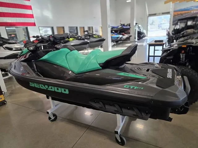 Slide: The Image of Sea-Doo GTI SE 170 2026 - 5