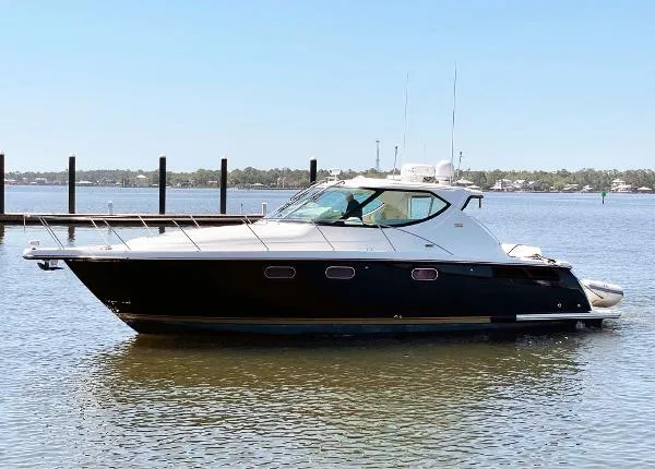 Slide: The Image of Tiara 3900 Sovran 2007 - 0
