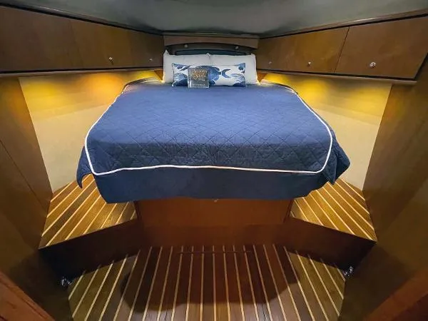 Slide: The Image of Tiara 3900 Sovran 2007 - 4