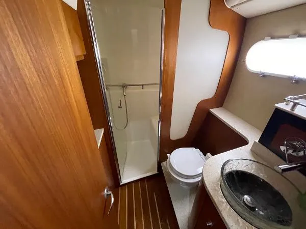 Slide: The Image of Tiara 3900 Sovran 2007 - 6