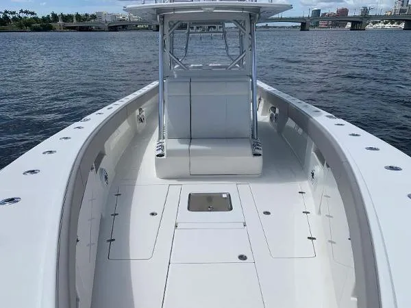Slide: The Image of SeaVee 39Z 2021 - 6