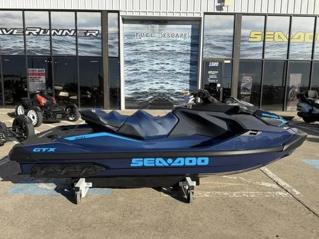 Slide: The Image of Sea-Doo GTX 300 iBR and iDF 2026 - 5