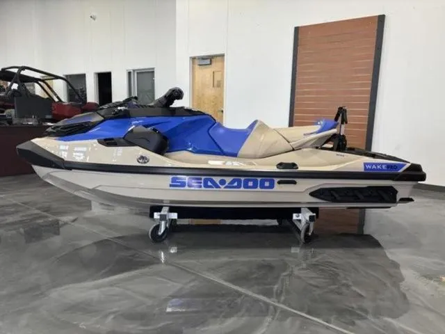 Slide: The Image of Sea-Doo Wake 2026 - 5