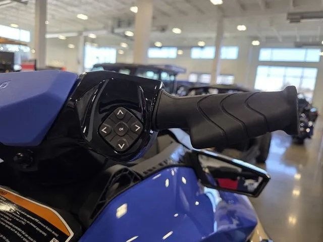 Slide: The Image of Sea-Doo Wake 170 BRP Premium Audio, iDF, iBR 2026 - 13