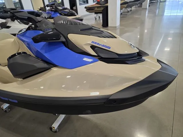 Slide: The Image of Sea-Doo Wake 170 BRP Premium Audio, iDF, iBR 2026 - 14