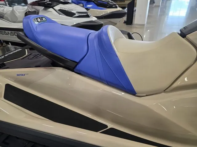 Slide: The Image of Sea-Doo Wake 170 BRP Premium Audio, iDF, iBR 2026 - 15