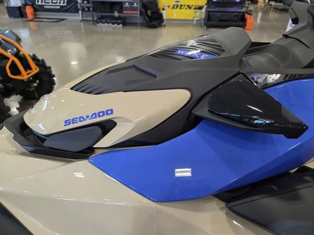 Slide: The Image of Sea-Doo Wake 170 BRP Premium Audio, iDF, iBR 2026 - 17