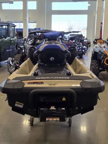 Slide: The Image of Sea-Doo Wake 170 BRP Premium Audio, iDF, iBR 2026 - 8