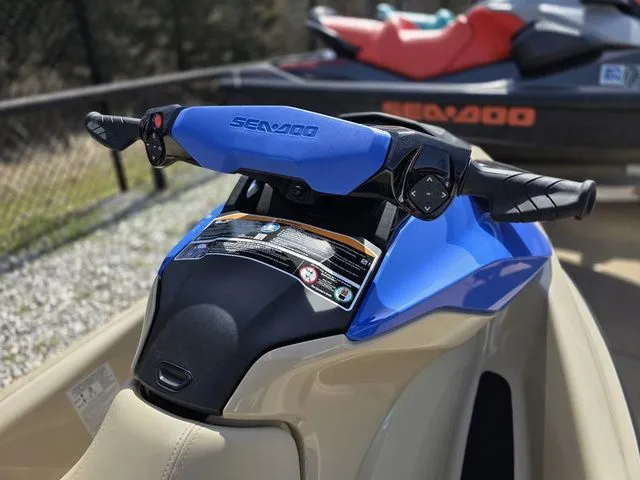 Slide: The Image of Sea-Doo Wake 170 iBR and iDF 2026 - 11