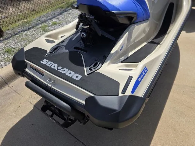 Slide: The Image of Sea-Doo Wake 170 iBR and iDF 2026 - 12