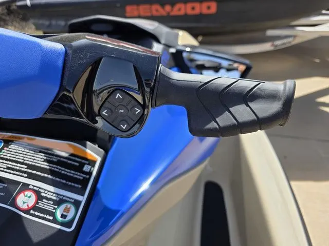 Slide: The Image of Sea-Doo Wake 170 iBR and iDF 2026 - 13