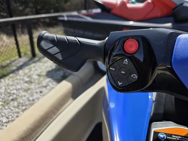 Slide: The Image of Sea-Doo Wake 170 iBR and iDF 2026 - 14