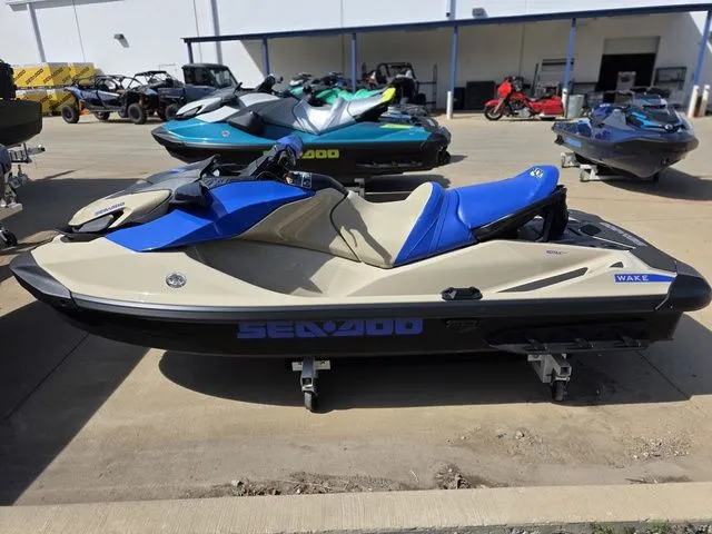 Slide: The Image of Sea-Doo Wake 170 iBR and iDF 2026 - 6