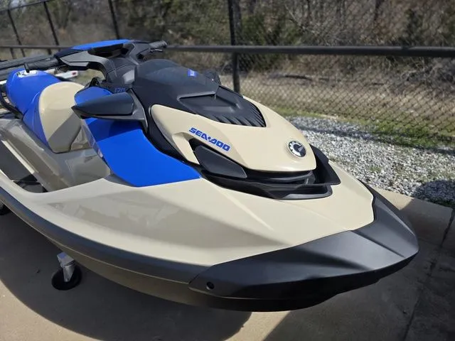 Slide: The Image of Sea-Doo Wake 170 iBR and iDF 2026 - 9