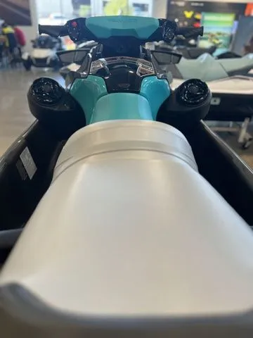 Slide: The Image of Sea-Doo GTR 230 2026 - 9