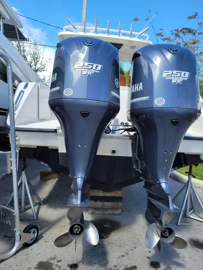 Slide: The Image of Pursuit S 280 Sport 2012 - 4