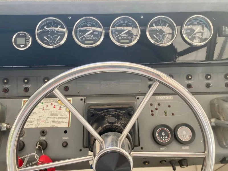 Slide: The Image of Cruisers 3370 Esprit 1988 - 10