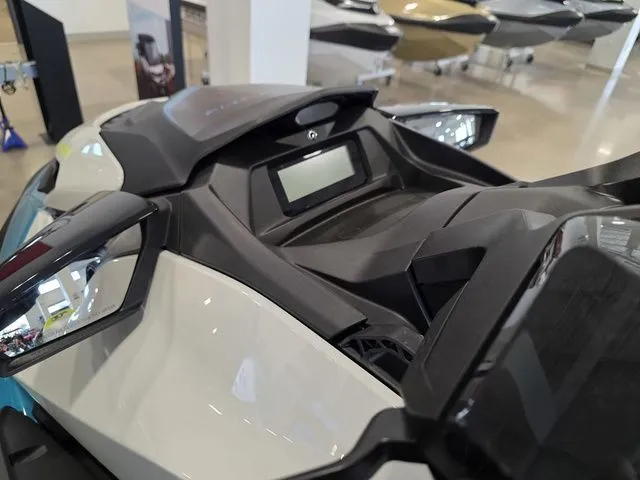 Slide: The Image of Sea-Doo GTI SE 130 2026 - 14